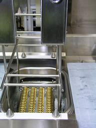 Waschen der Goldeuro Ronden